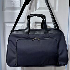 EUC Nomad Lane Bento Bag - Navy w/ Black Trim